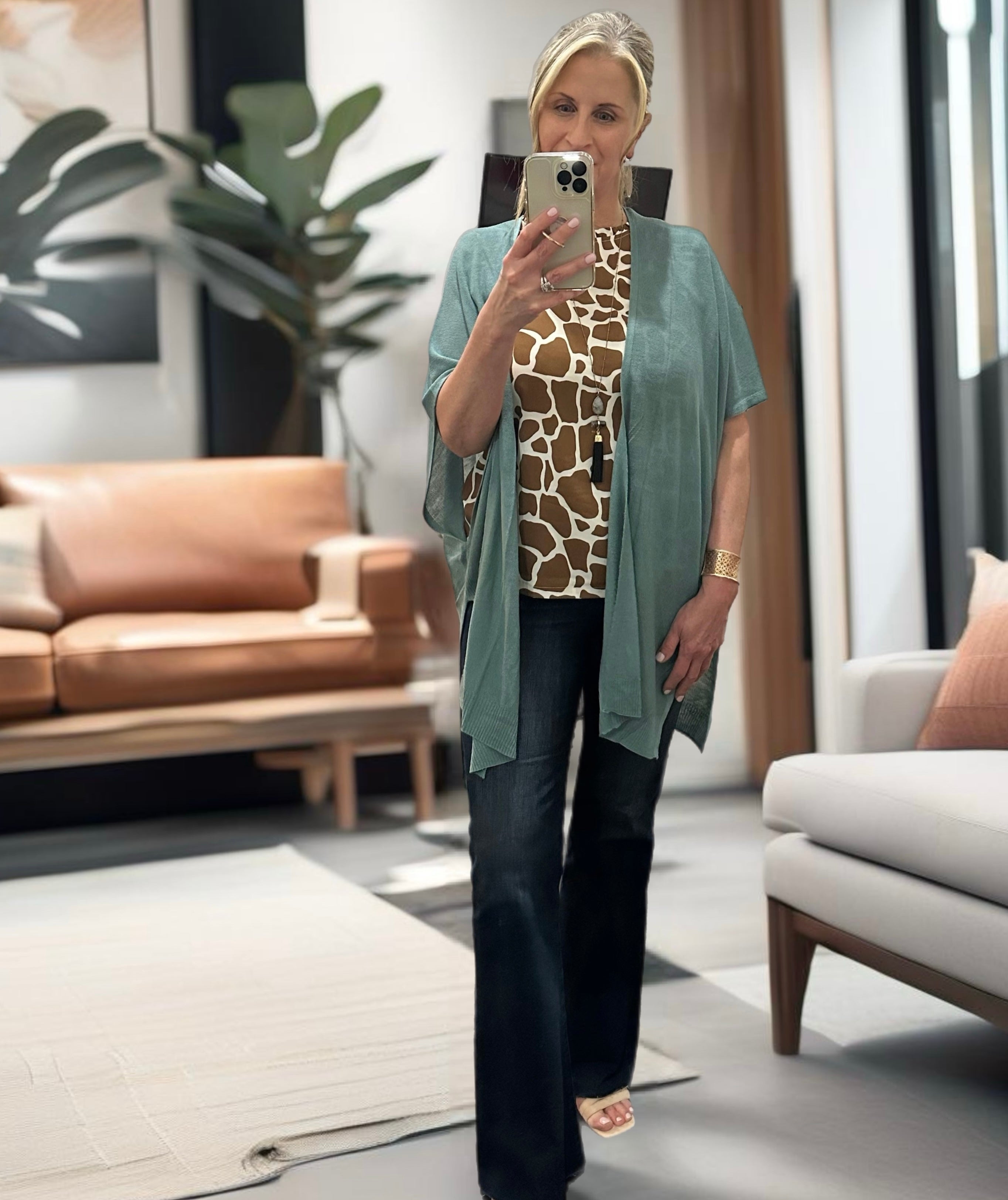 Giraffe Print Round Neck Tank Top