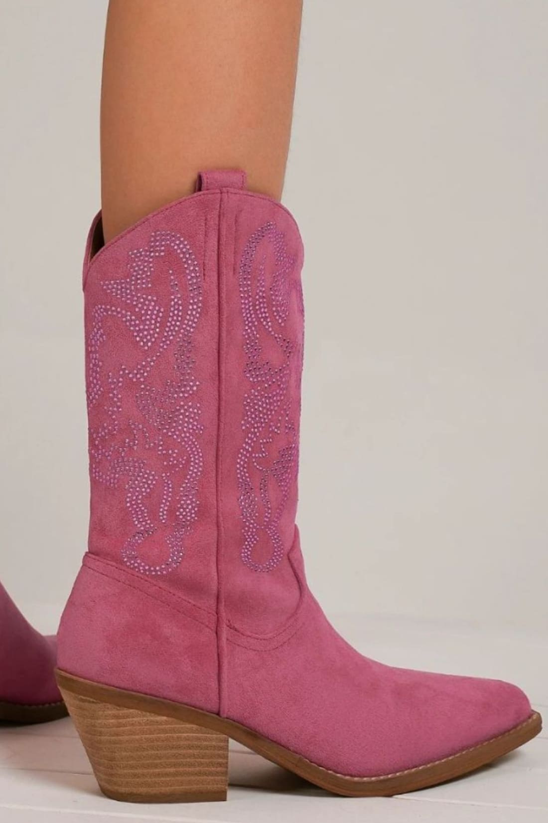 Pink Cowboy Boots with Rhinestone Detail and Pointed Toe