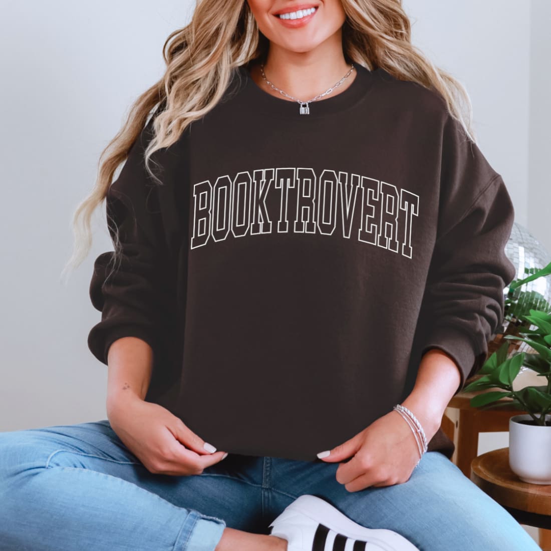 Booktrovert Graphic Sweatshirt