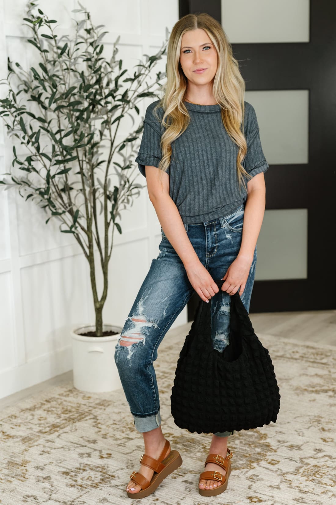 Day Out Cloud Tote Bag In Black