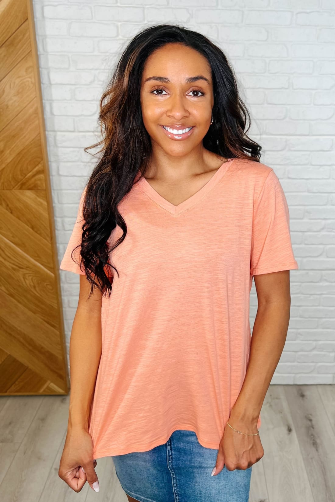 I Don’t Have to Choose V-Neck Tee in Apricot Ice