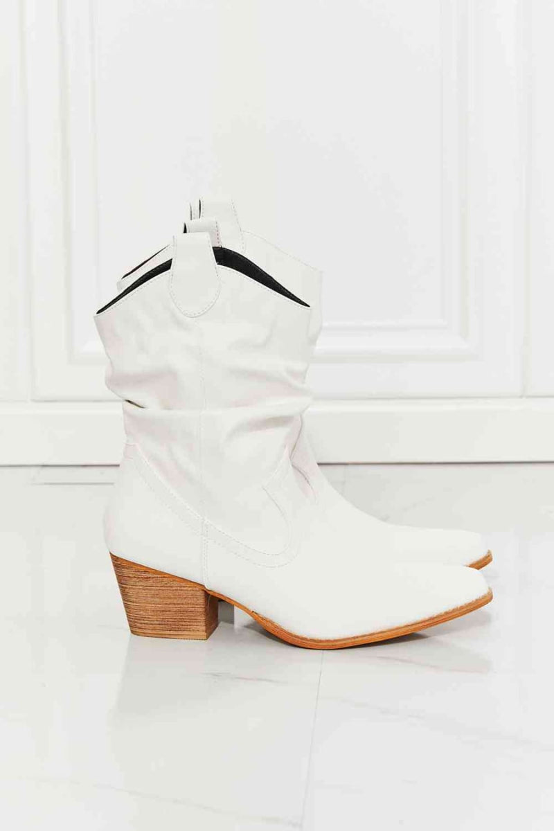MMShoes Better in Texas Scrunch Cowboy Boots in White | boots