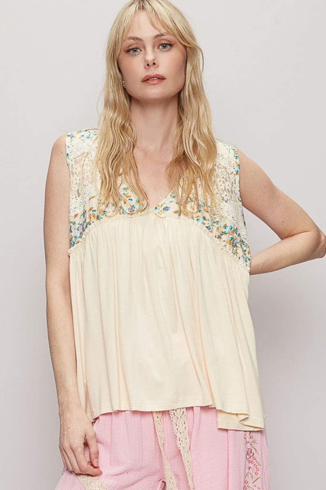 POL Lace Detail Frill Floral V Neck Sleeveless Top