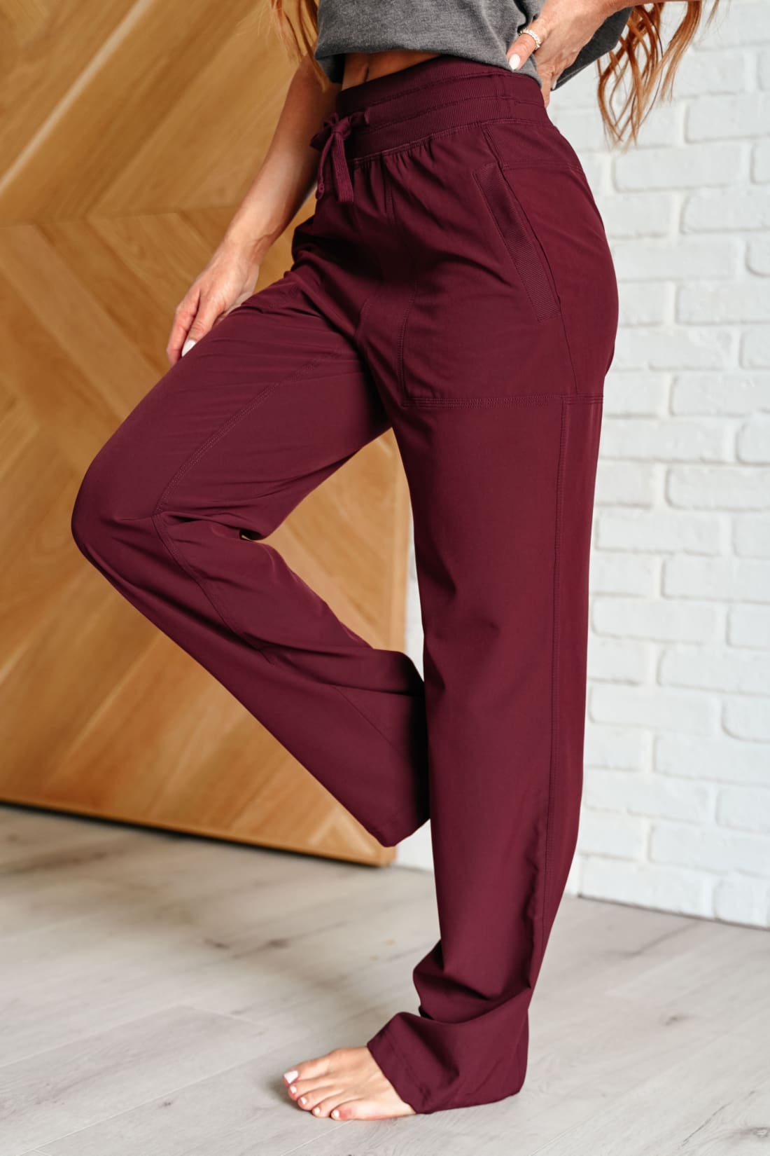 Runner’s High Drawstring Joggers in Red Merlot