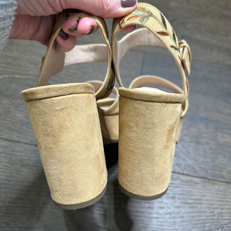 Steve Madden Leni Embroidered Chunky Suede Platform Sandal Khaki 9M | sandals