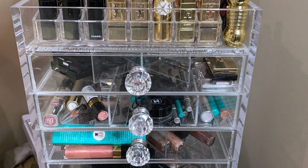 Large glam acrylic makeup organizer... This is how I organize my makeup and I think it's the best way.
