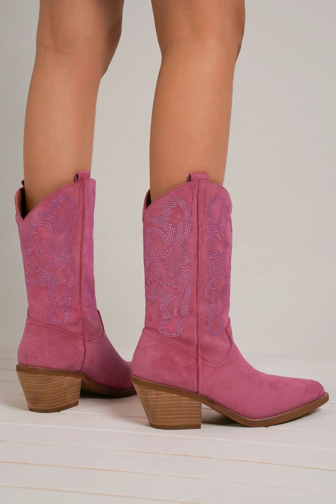 Pink Cowboy Boots with Rhinestone Detail and Pointed Toe