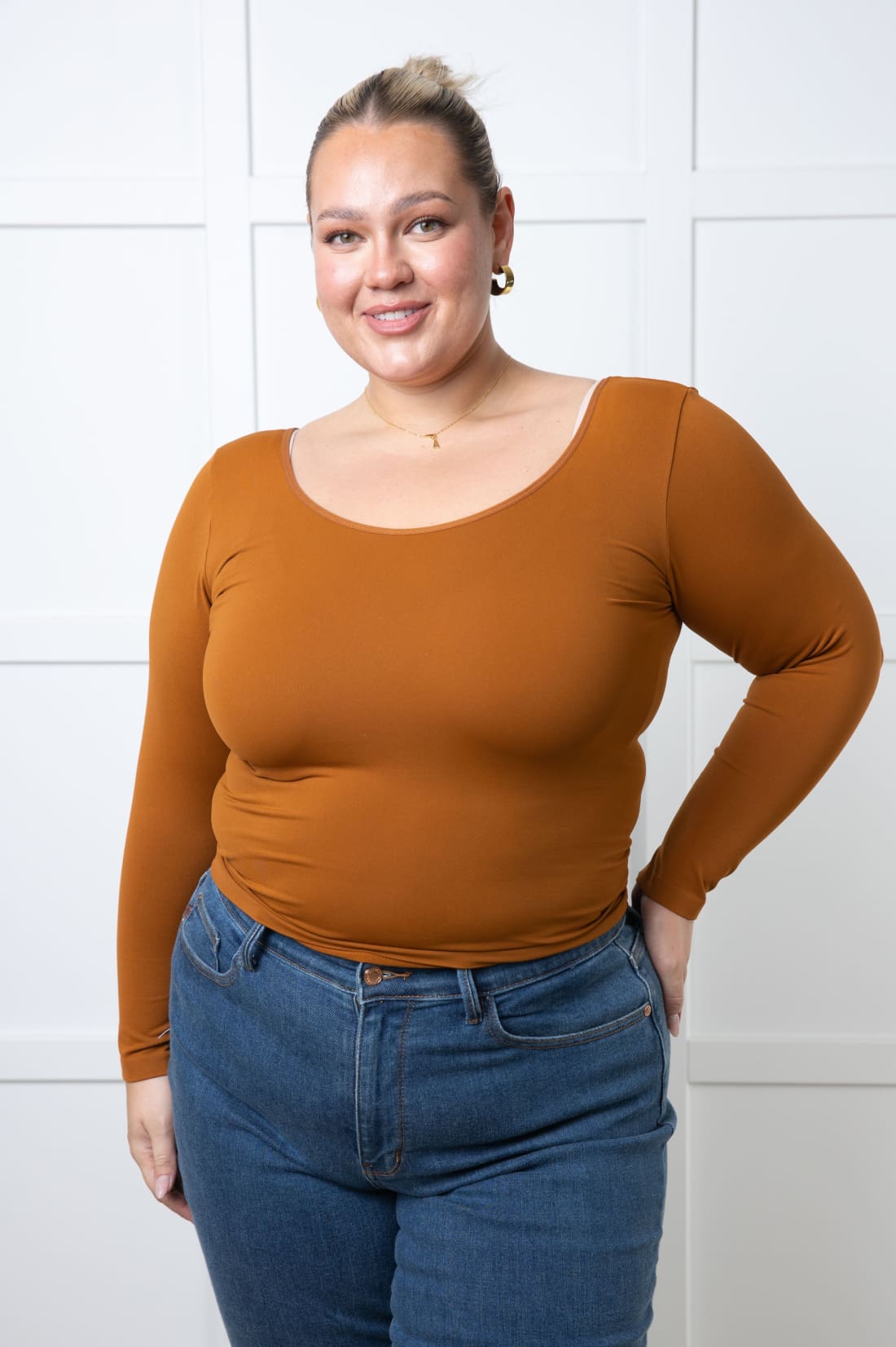 Bring in the Basics Seamless Reversible V-Neck Caramel | Long Sleeve Tops