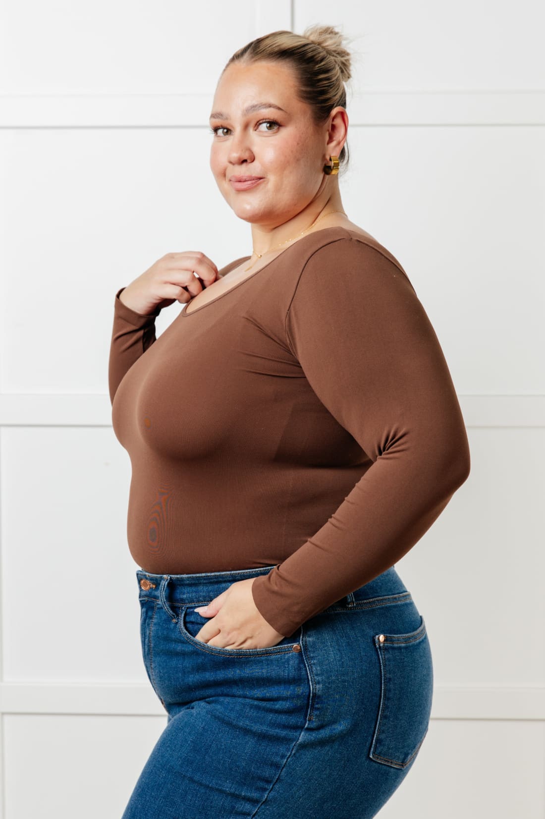 Bring in the Basics Seamless Reversible V-Neck Coffee | Long Sleeve Tops