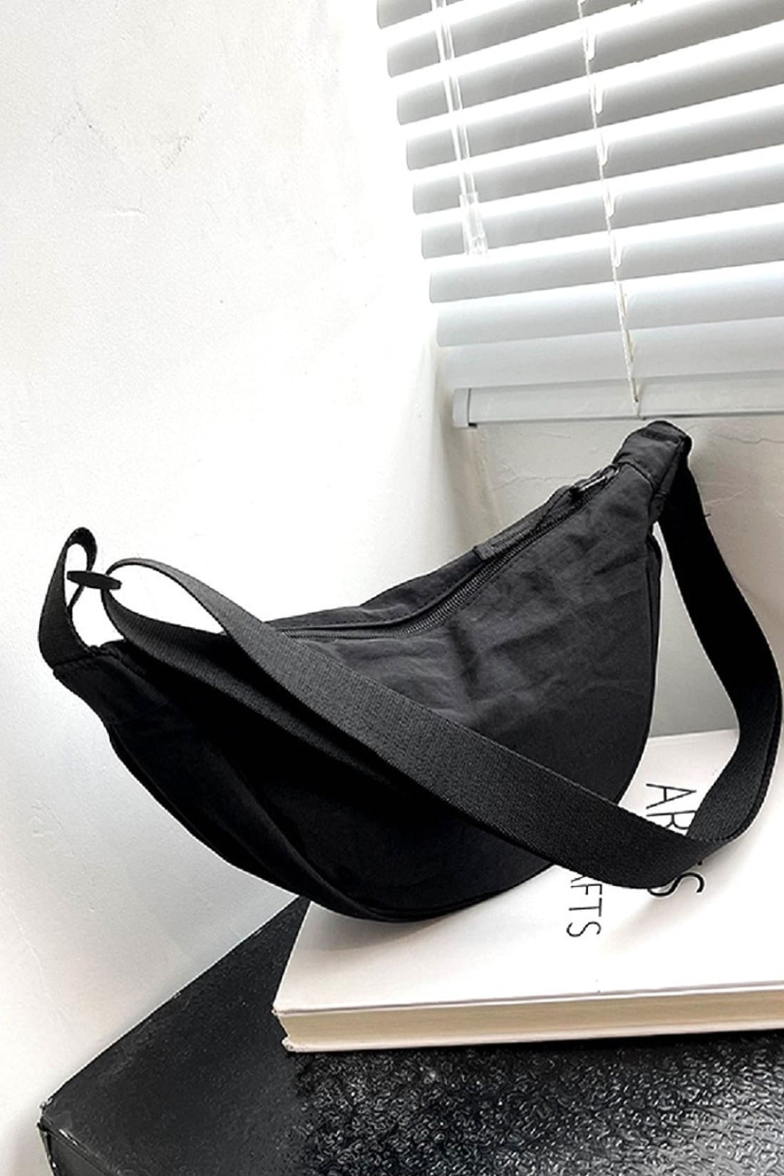 Crescent Crossbody Bag | bag