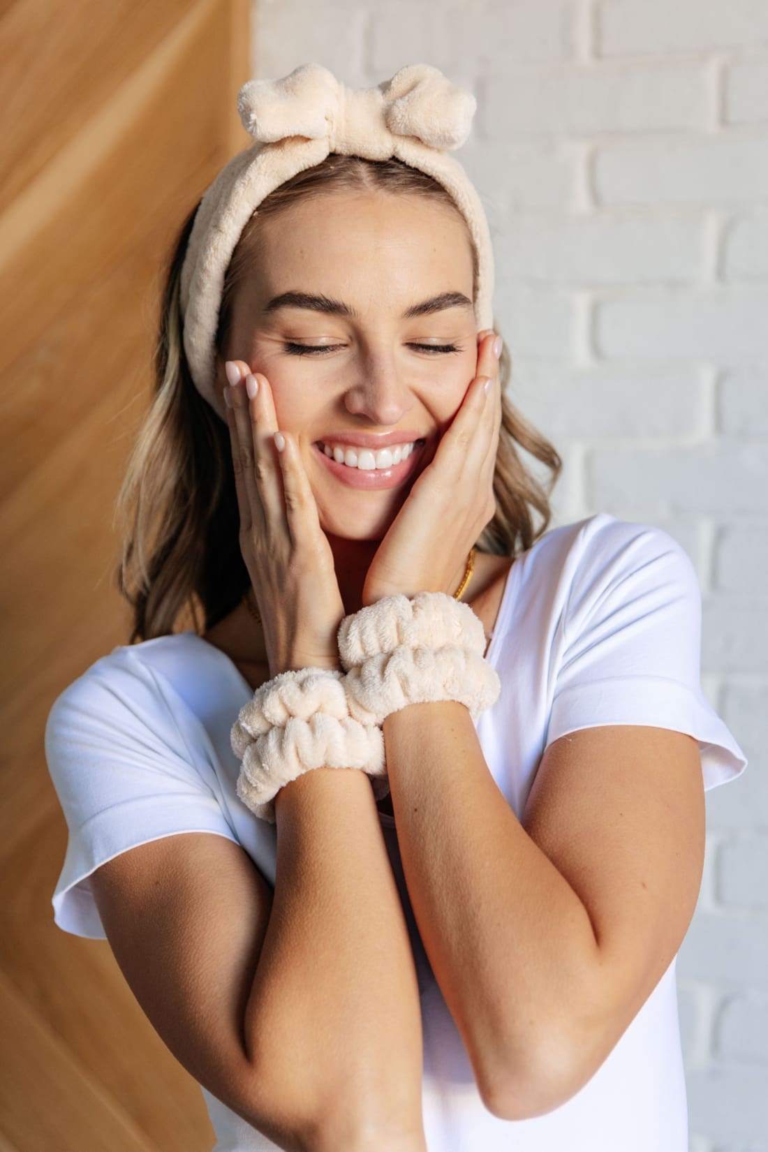 Effortless Days Stretchy Headband & Wristband Set in Cream | Health & Beauty