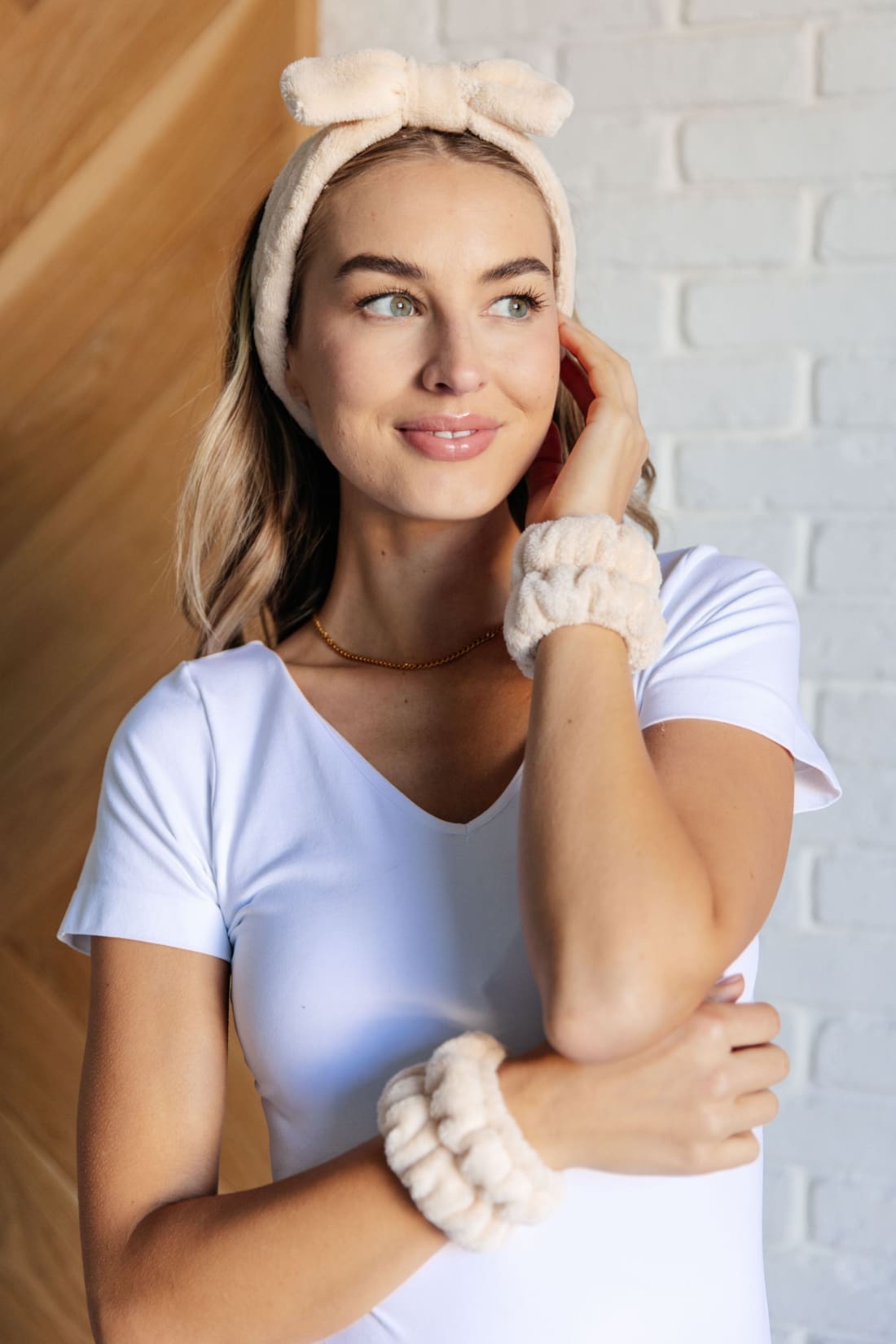 Effortless Days Stretchy Headband & Wristband Set in Cream | Health & Beauty