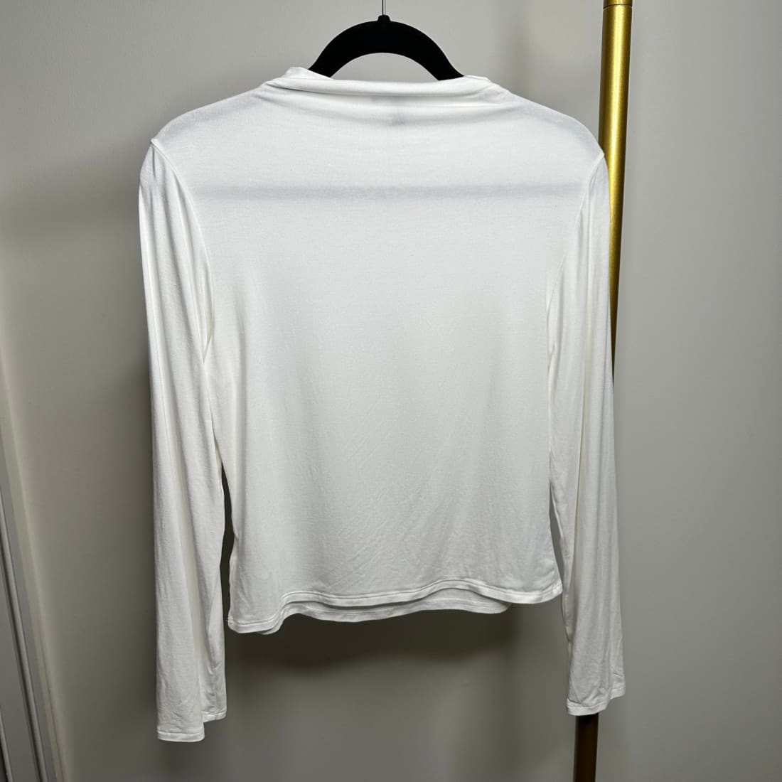 Express High Neck Long Sleeve Slightly Cropped Top Off White L - Pre-Owned | Long Sleeve Tops