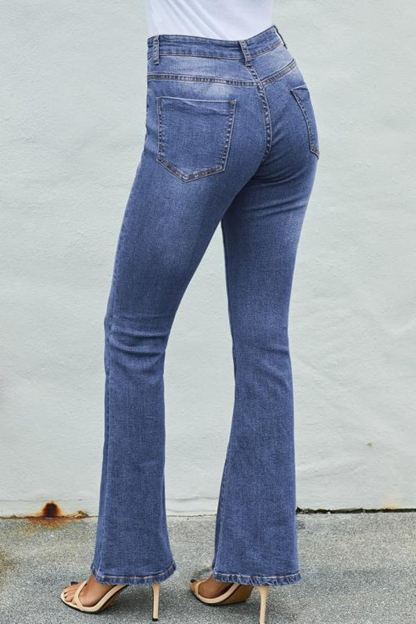 Fashion Boutique Light Blue Wash Vintage Flared Leg Jeans | Women’s Jeans