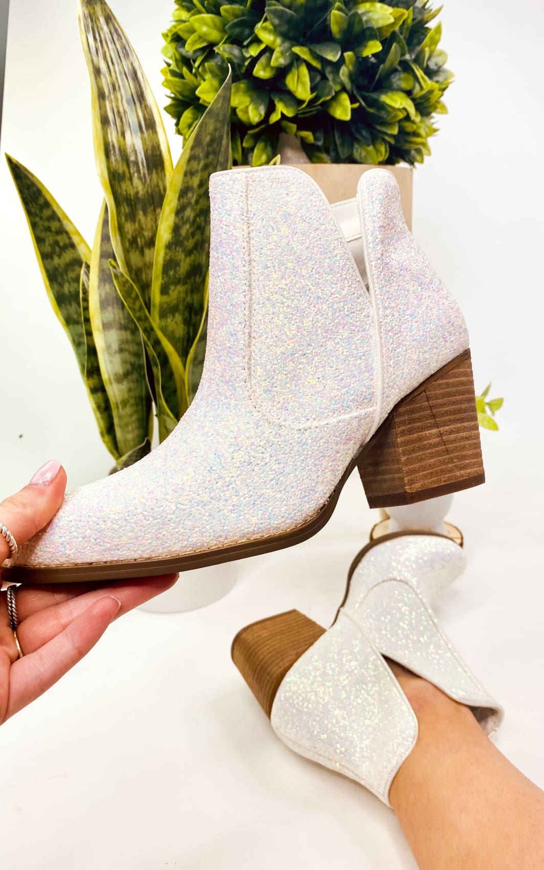 Fiera Booties in White | boots