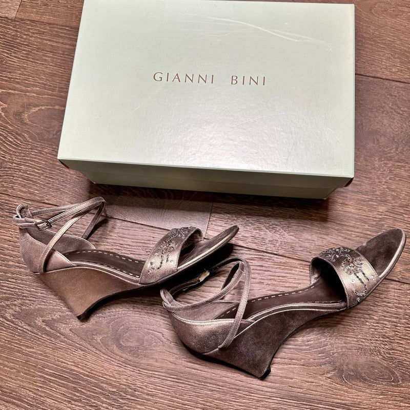 Gianni Bini Ankle Strap Embellished Pewter Wedge Sandals Pre-owned 8.5M