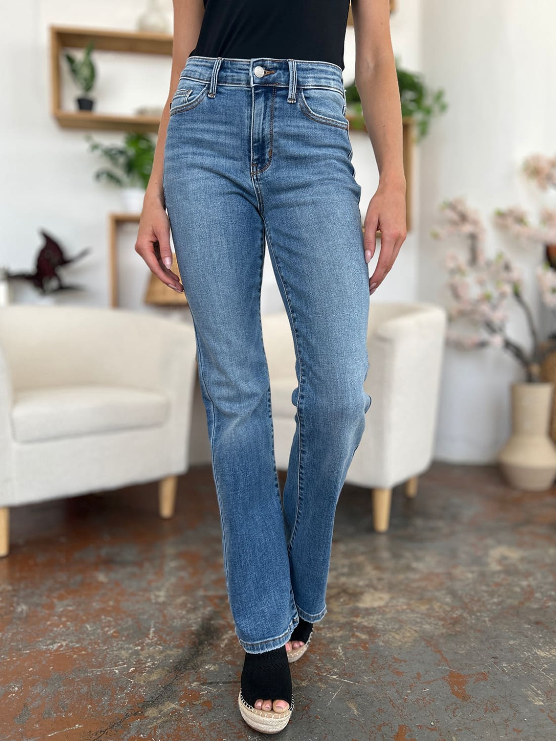 Judy Blue Mid-Rise Straight Jeans | Women’s Jeans