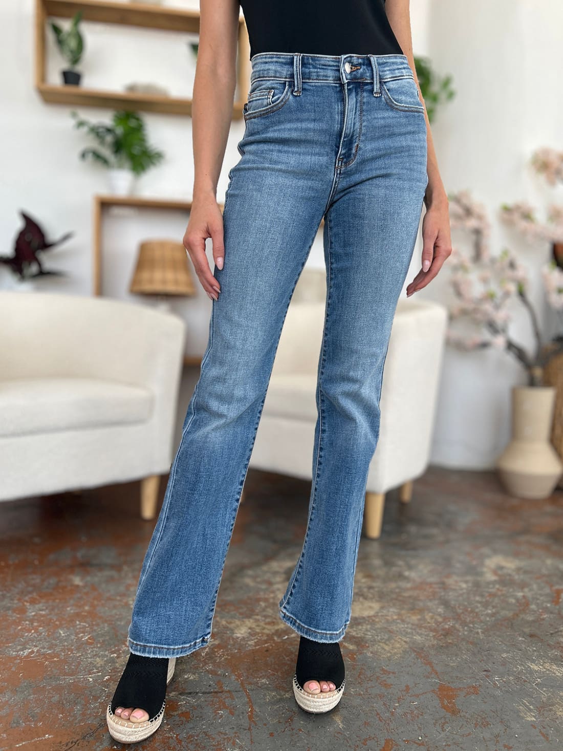 Judy Blue Mid-Rise Straight Jeans | Women’s Jeans