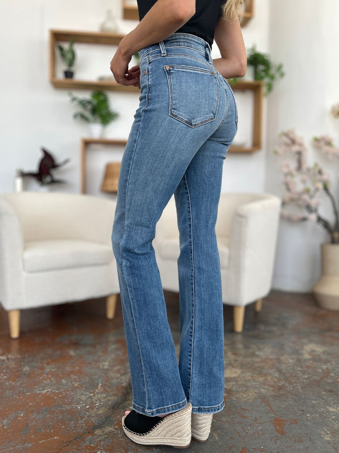 Judy Blue Mid-Rise Straight Jeans | Women’s Jeans