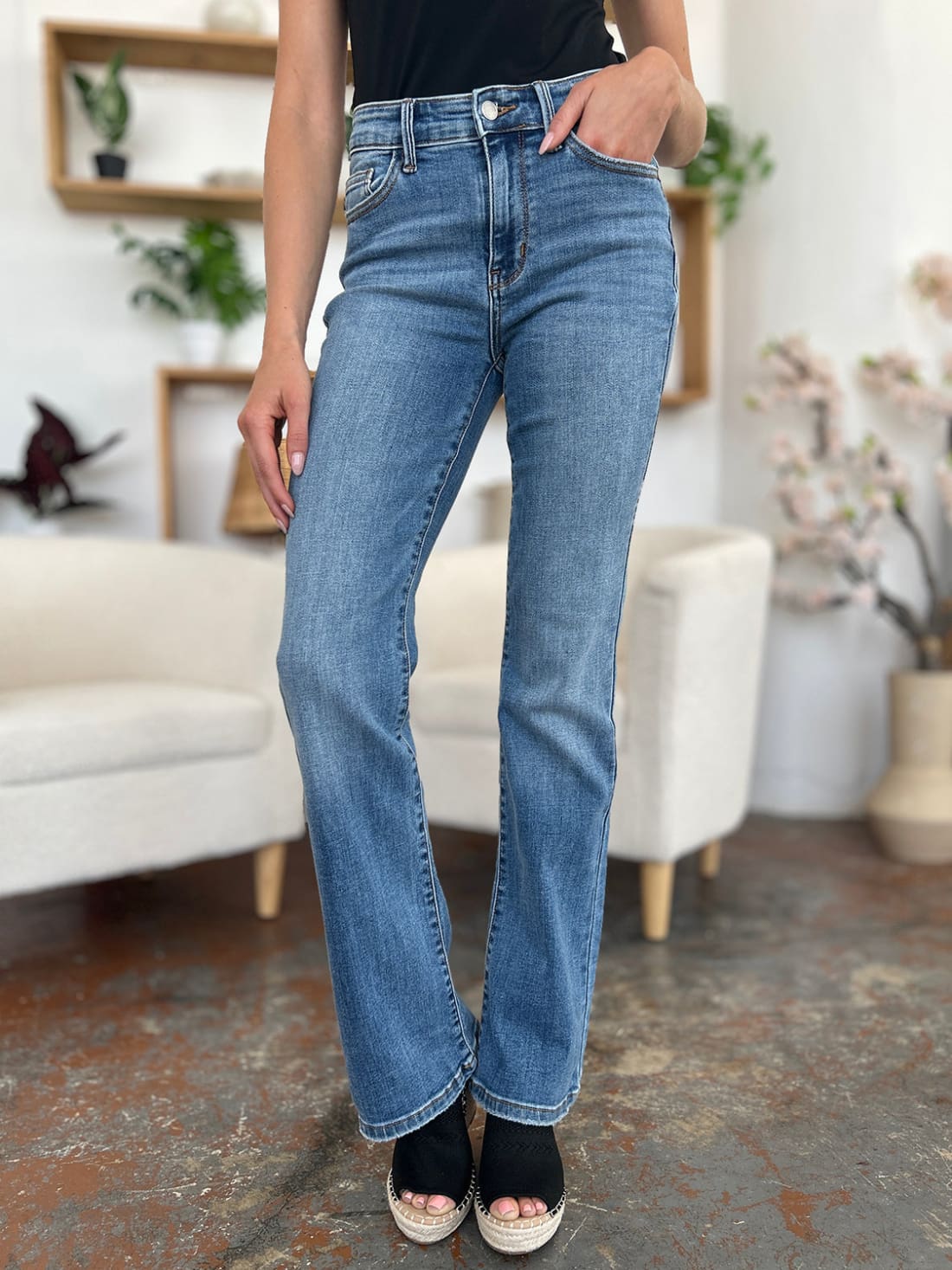 Judy Blue Mid-Rise Straight Jeans | Women’s Jeans