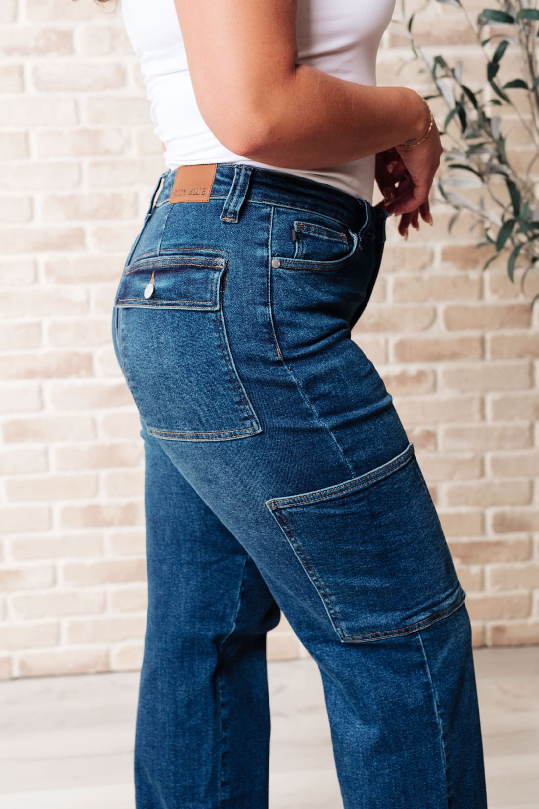 Leila High Rise Cargo Straight Jeans | Womens jeans