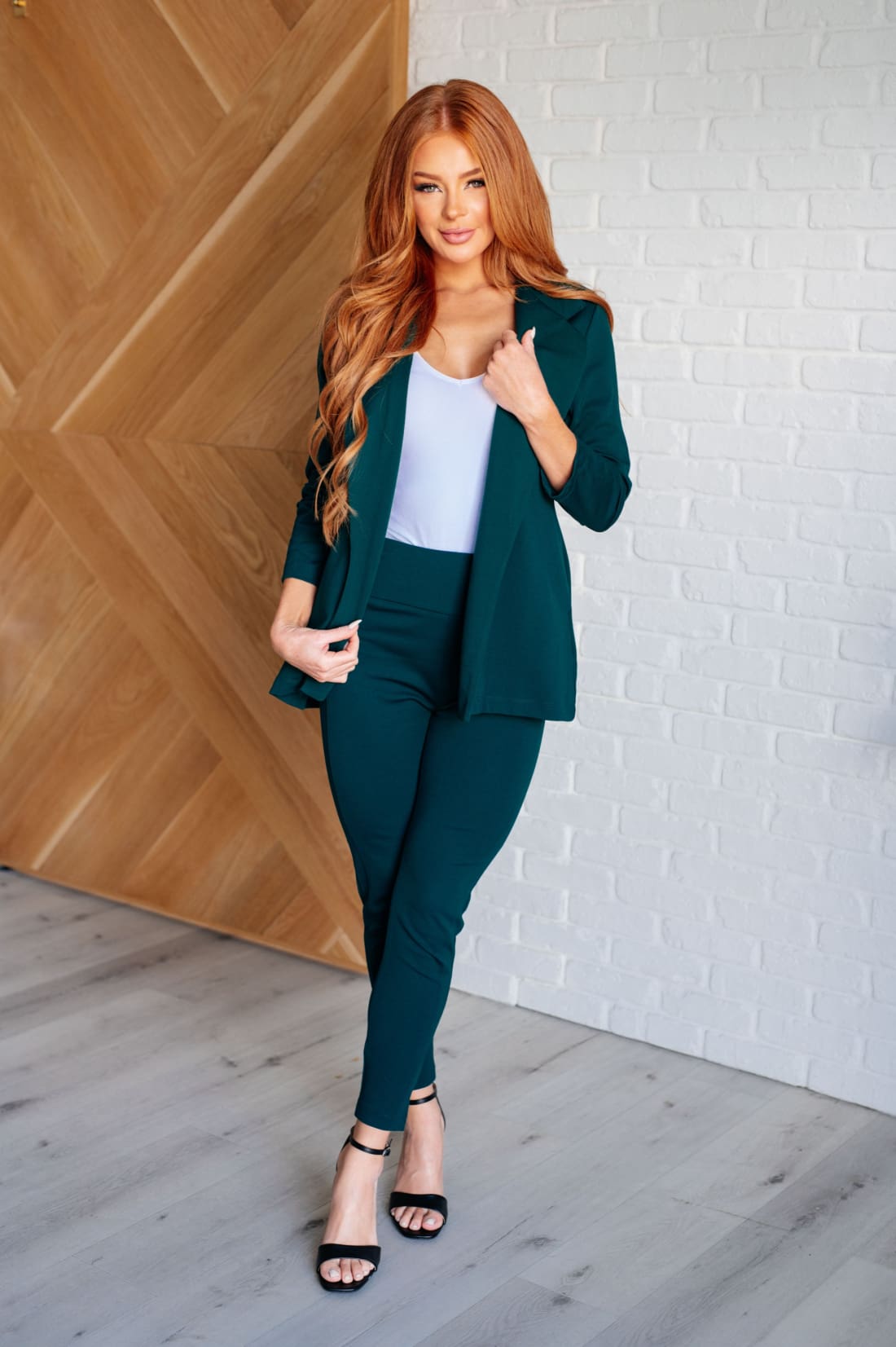 Magic Ankle Crop Skinny Pants in Hunter Green | Pants