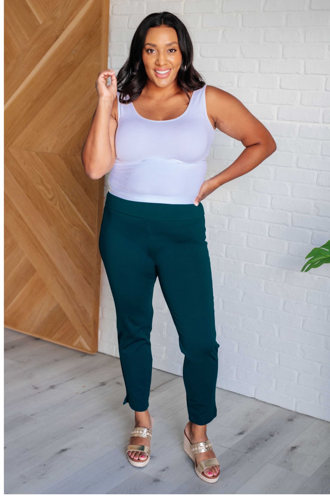 Magic Ankle Crop Skinny Pants in Hunter Green | Pants