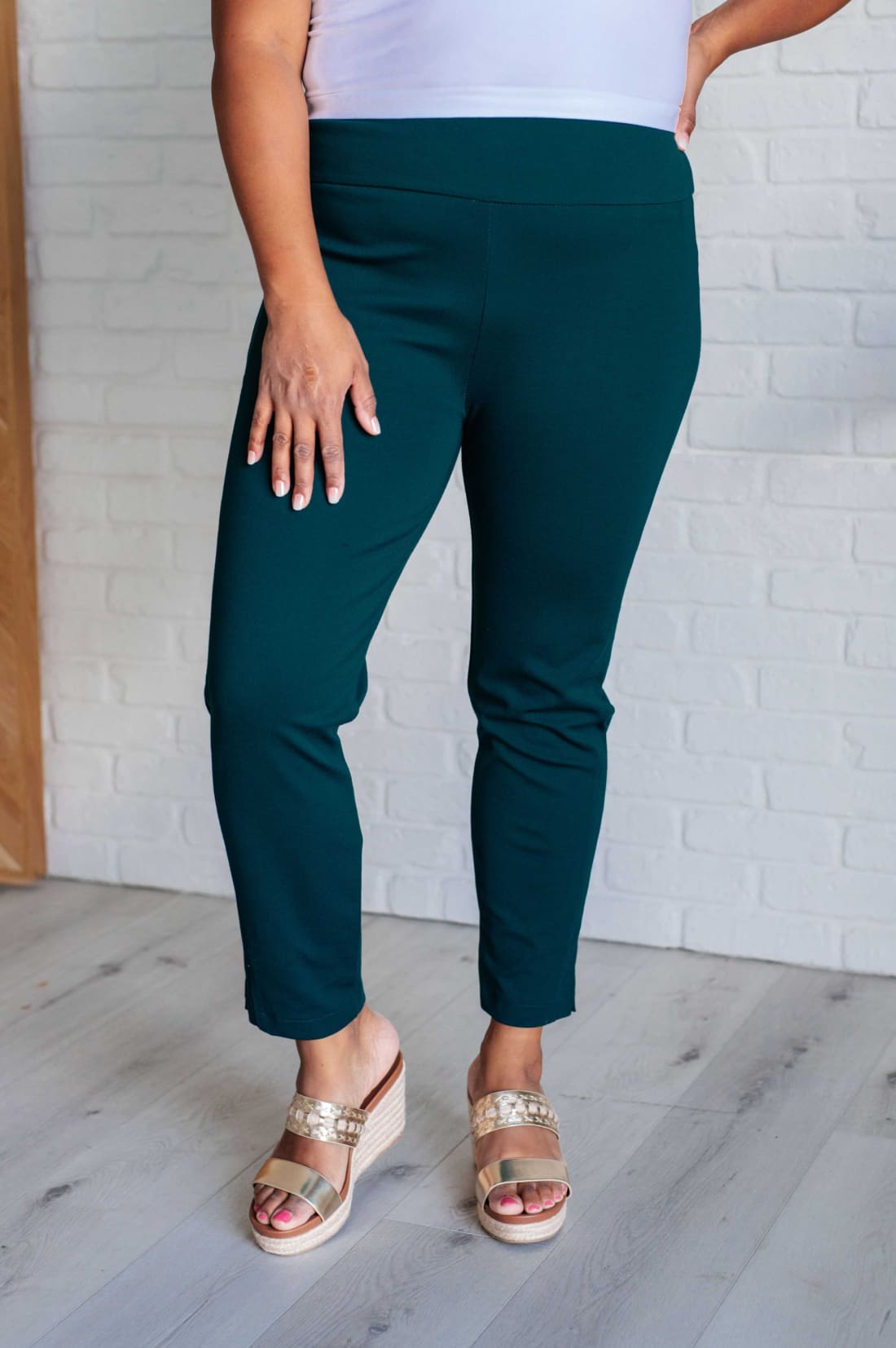 Magic Ankle Crop Skinny Pants in Hunter Green | Pants