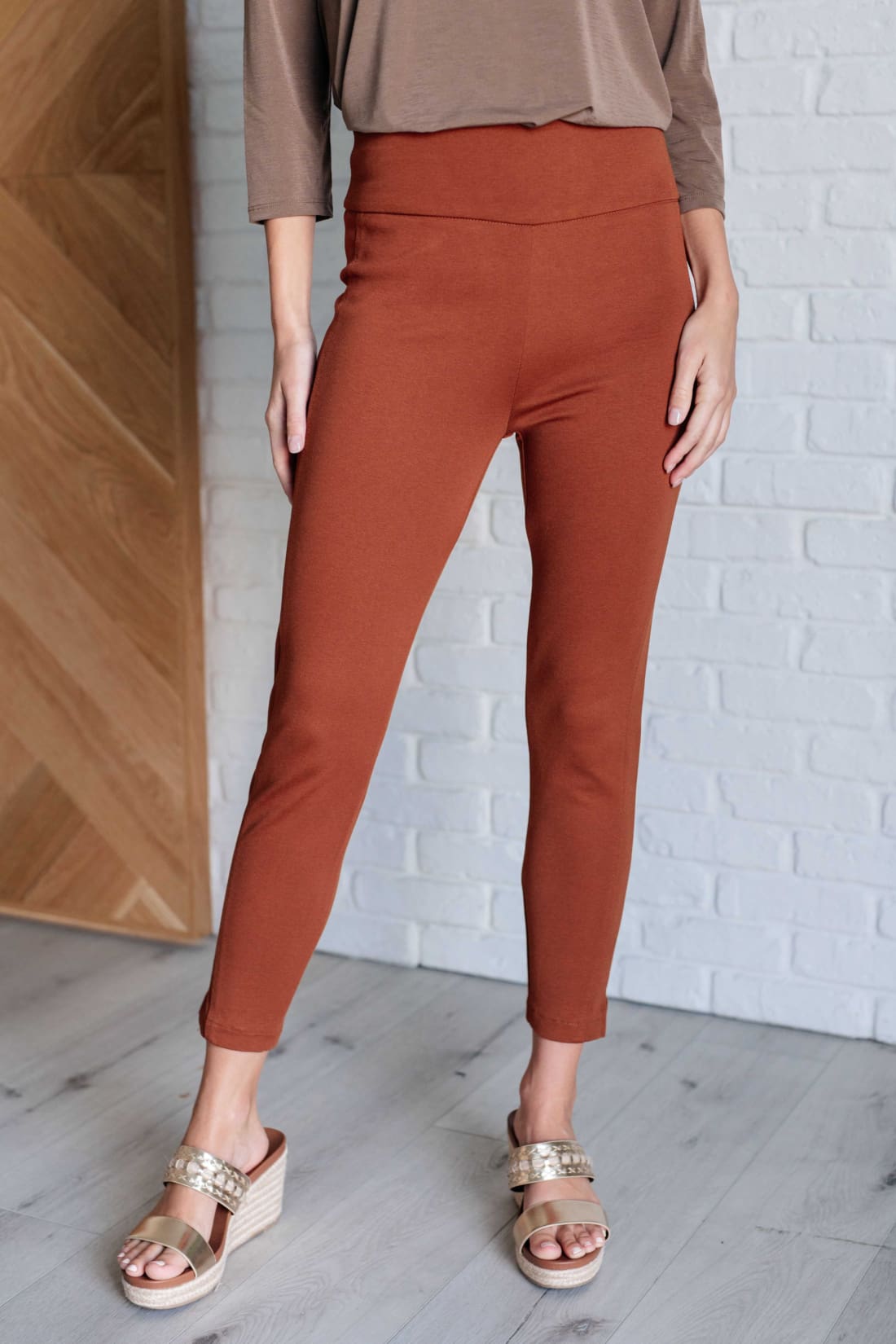 Magic Ankle Crop Skinny Pants in Rust | Bottoms