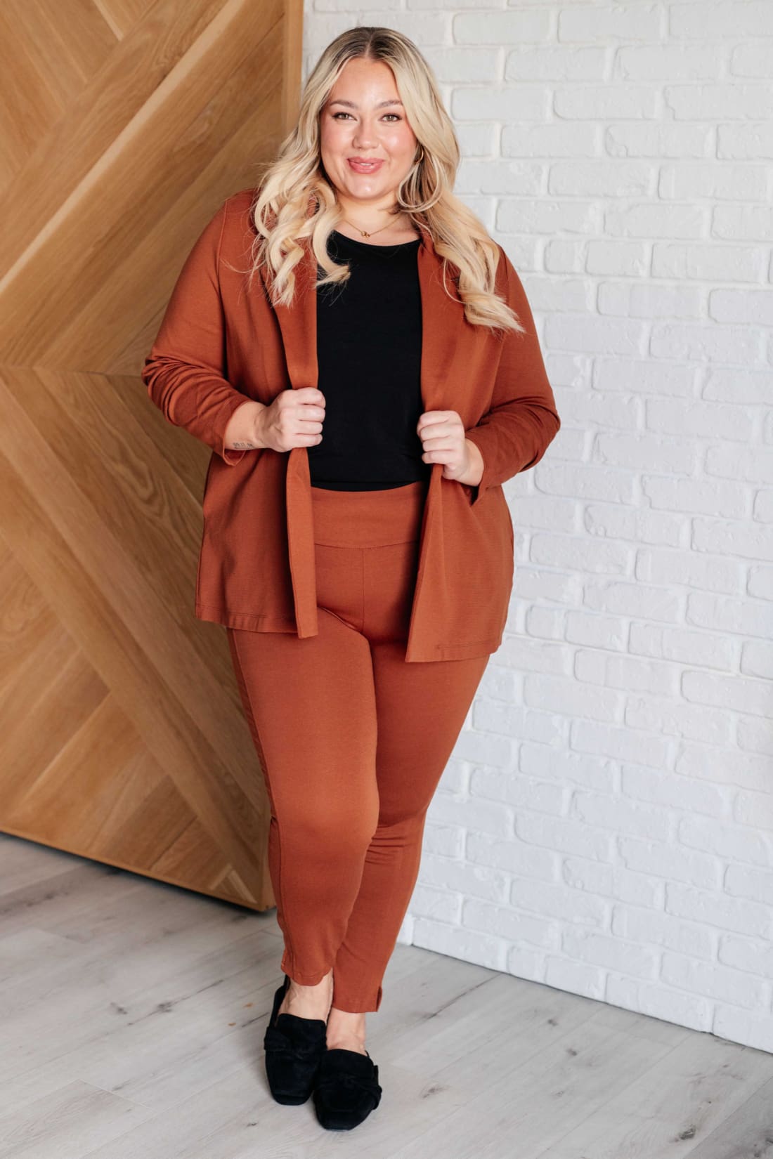 Magic Ankle Crop Skinny Pants in Rust | Bottoms