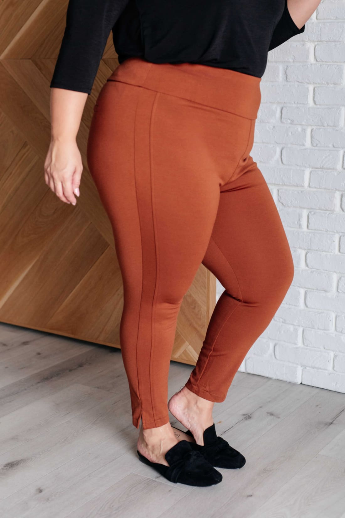 Magic Ankle Crop Skinny Pants in Rust | Bottoms