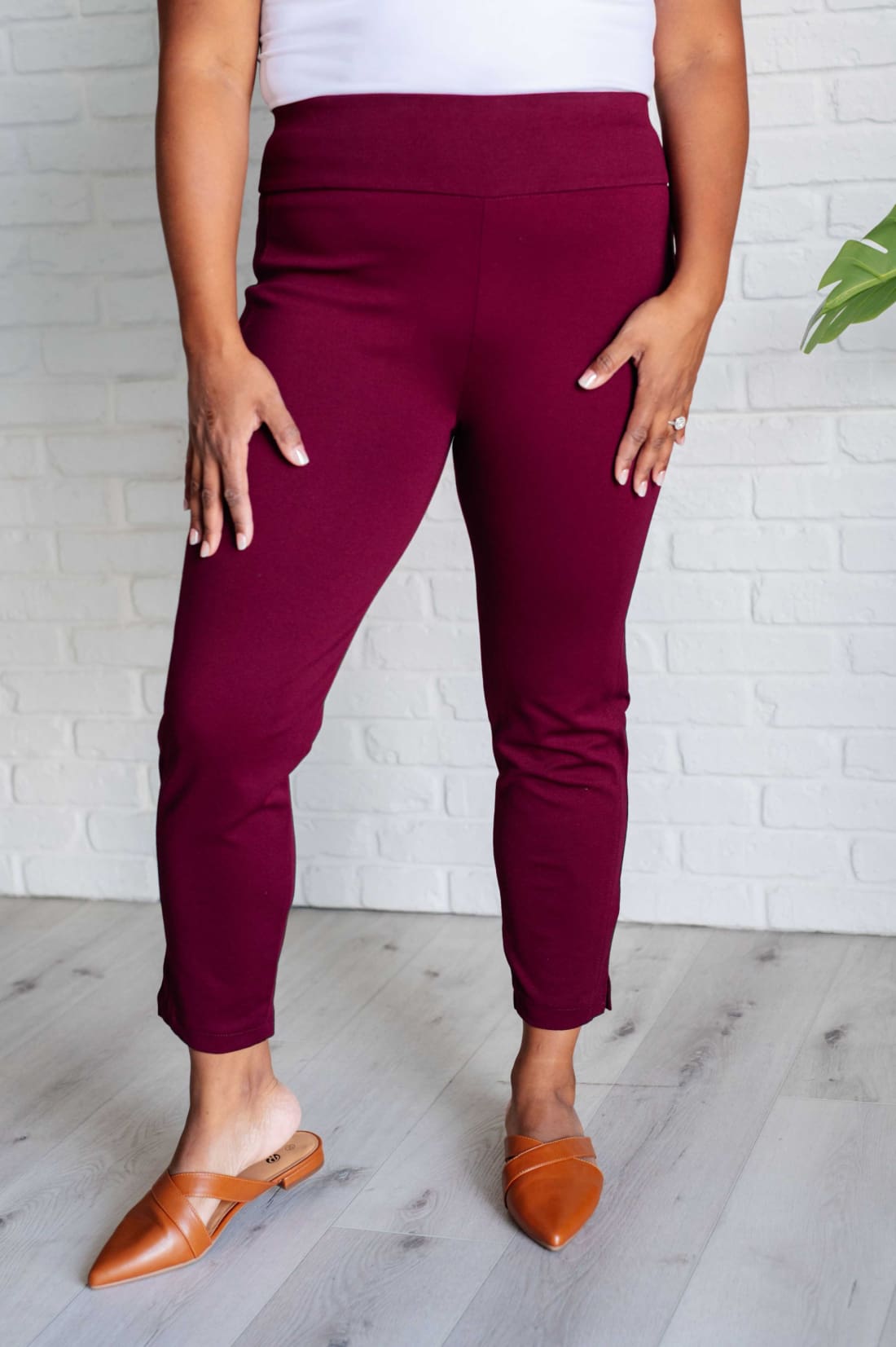 Magic Ankle Crop Skinny Pants in Wine | pants