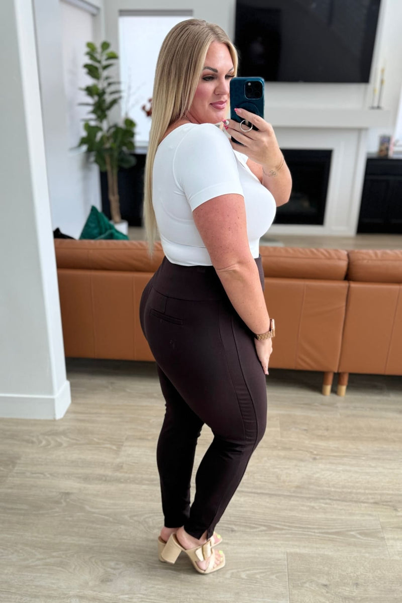 Magic Skinny 28’’ Pants in Chocolate