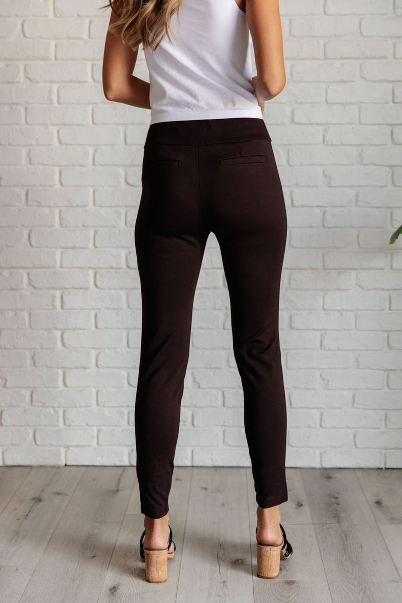 Magic Skinny 28’’ Pants in Chocolate