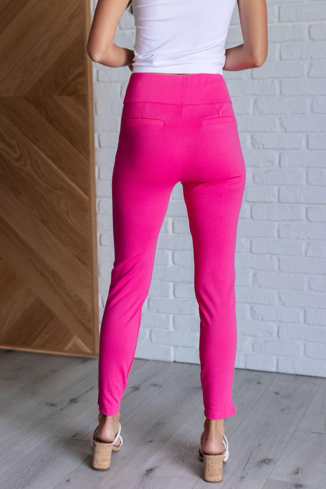 Magic Skinny 28’’ Pants in Hot Pink | Pants