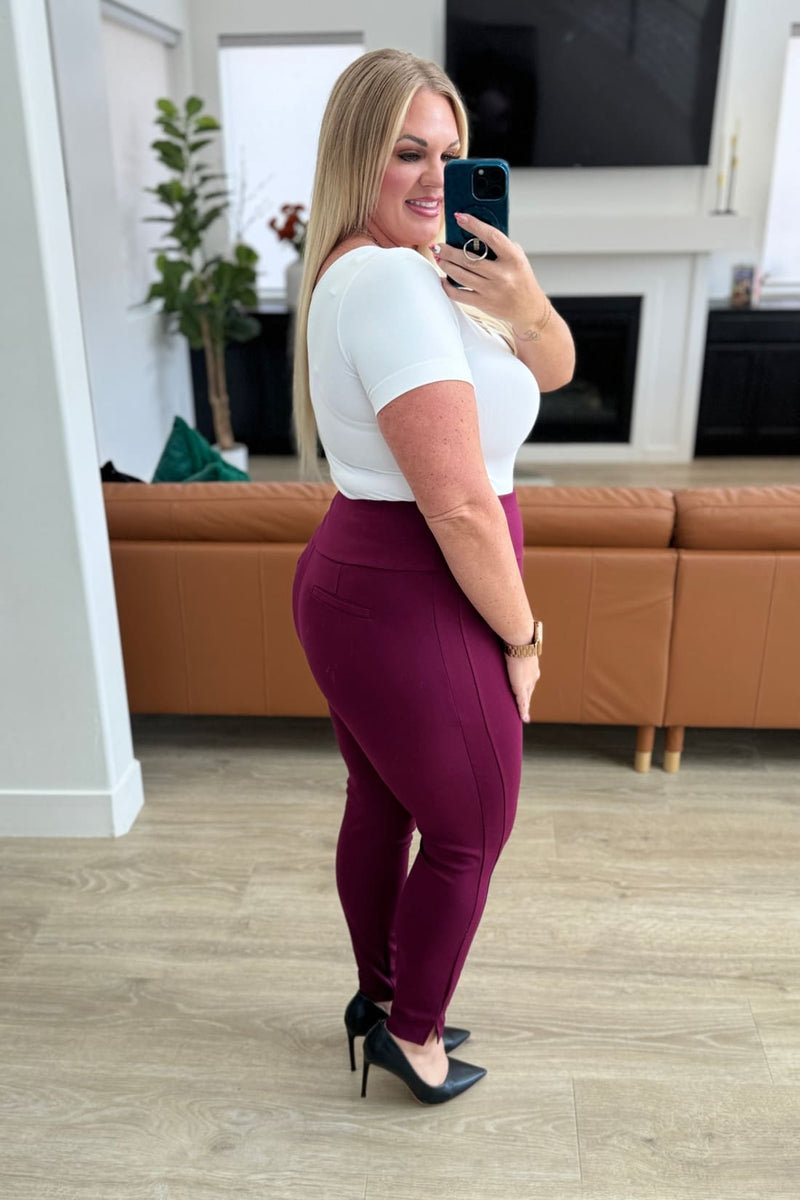Magic Skinny 28’’ Pants in Wine