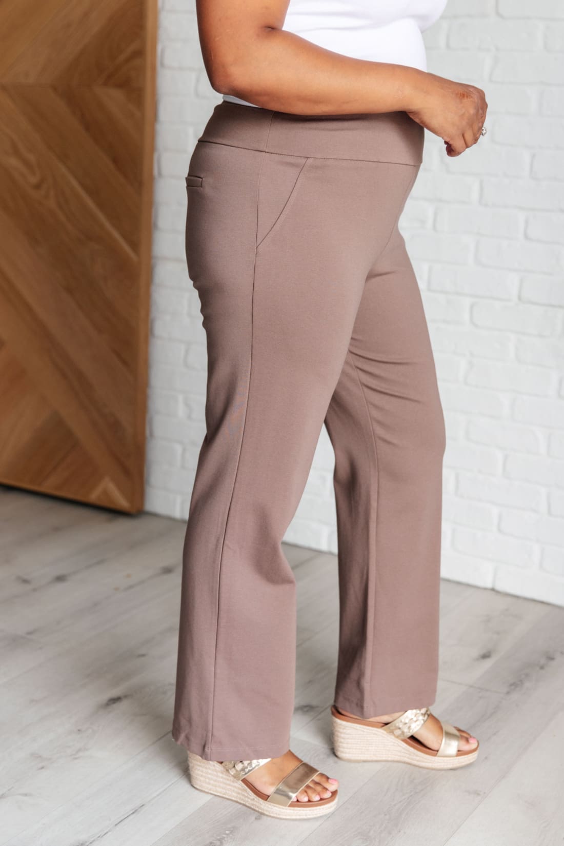 Magic Straight Pants in Dark Mocha | pants