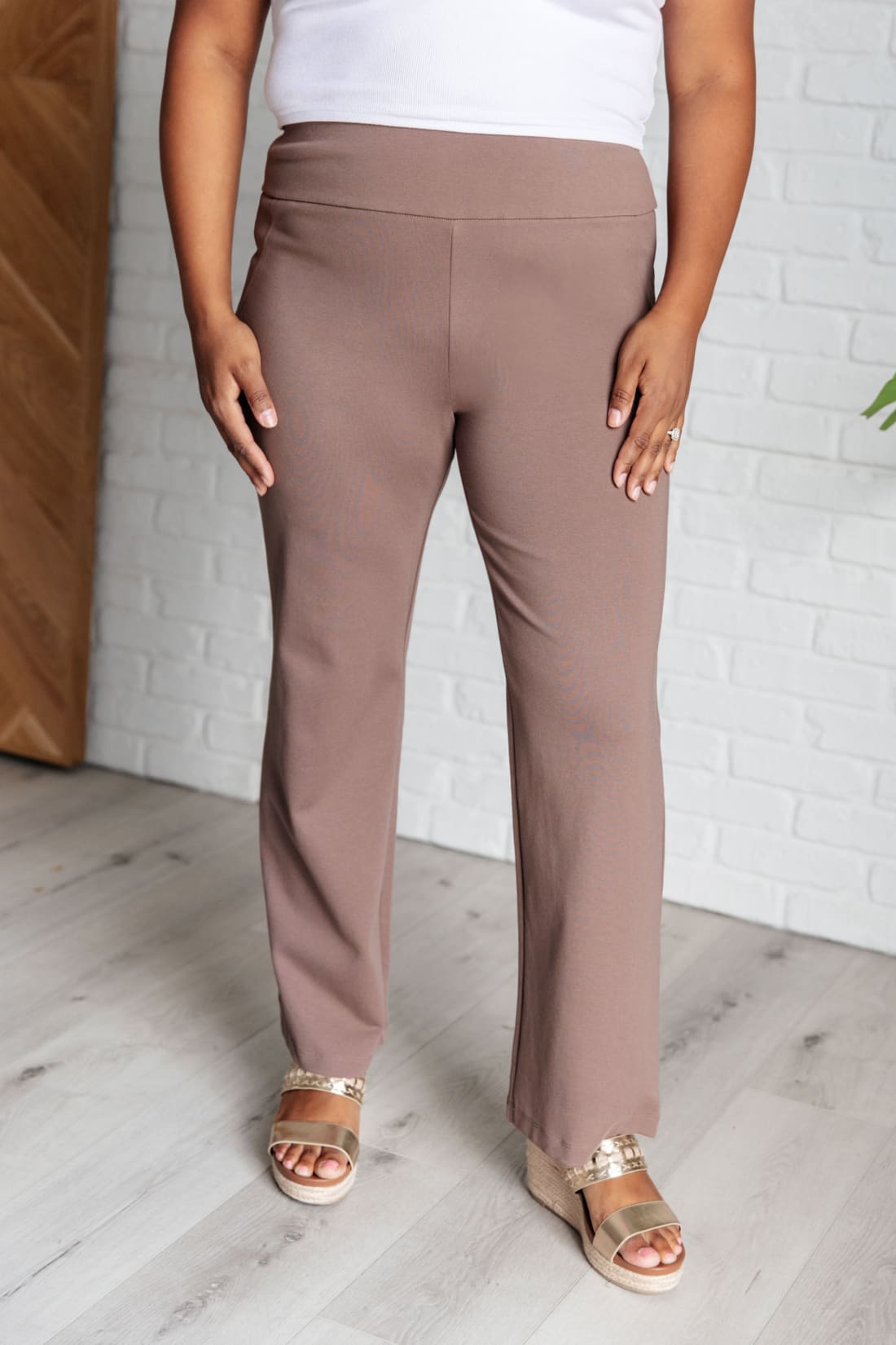 Magic Straight Pants in Dark Mocha | pants