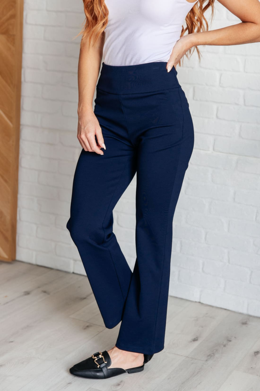 Magic Straight Pants in Navy | pants