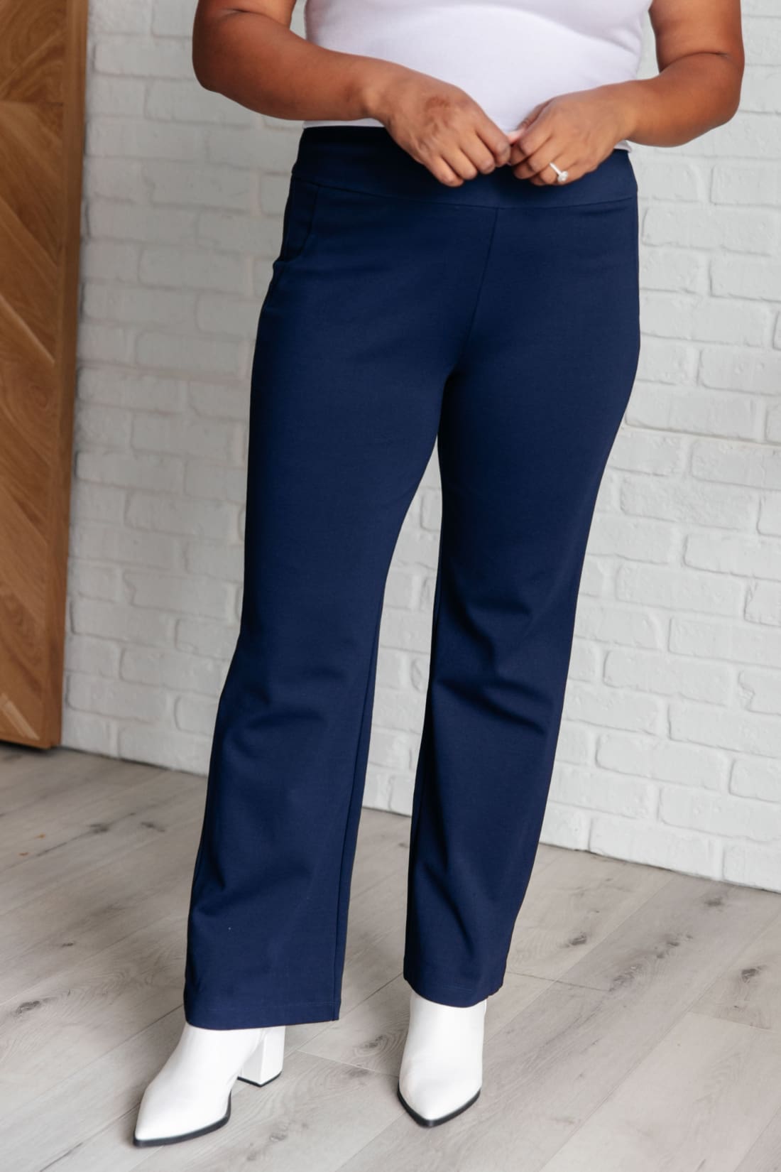 Magic Straight Pants in Navy | pants