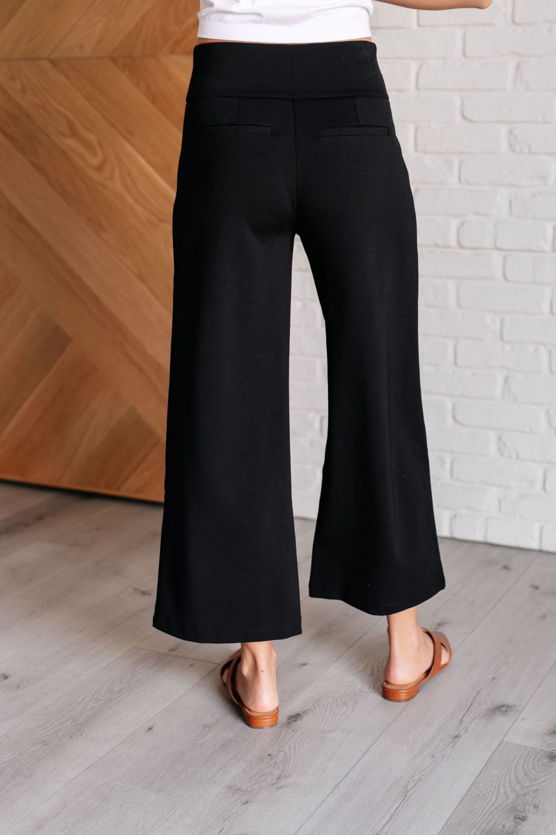 Magic Wide Leg Crop Pants in Black | Bottoms