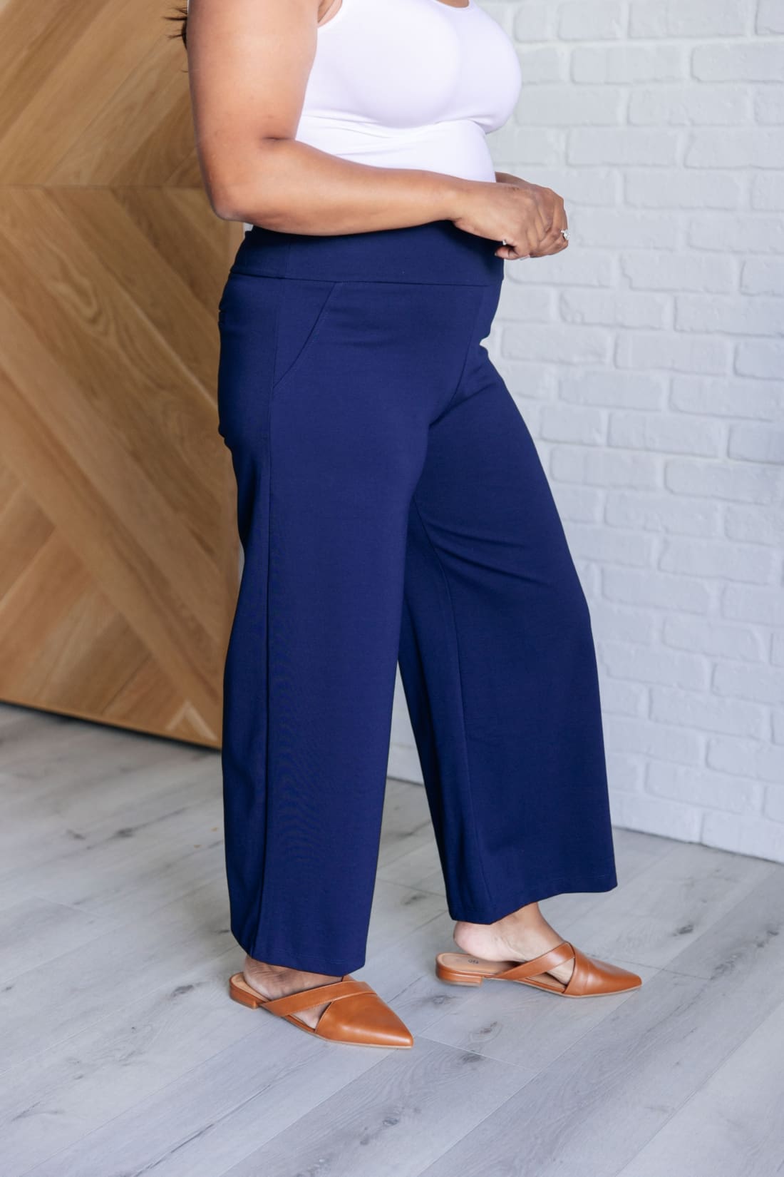 Magic Wide Leg Crop Pants in Navy | pants