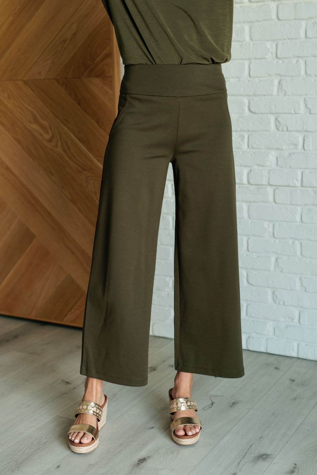 Magic Wide Leg Crop Pants in Olive | Bottoms