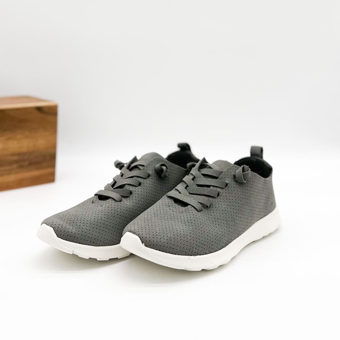 Mayo Sneaker in Grey | sneakers