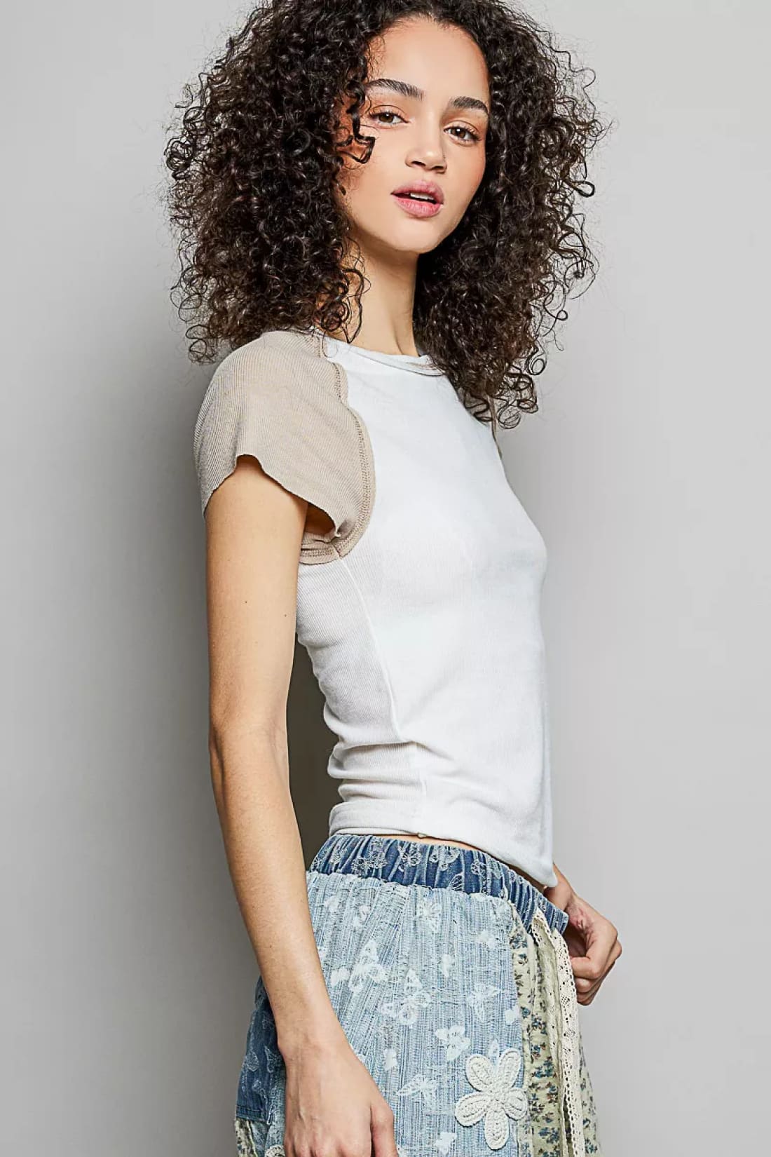 POL Round Neck Outseam Detail T-Shirt with Contrast Color Sleeves