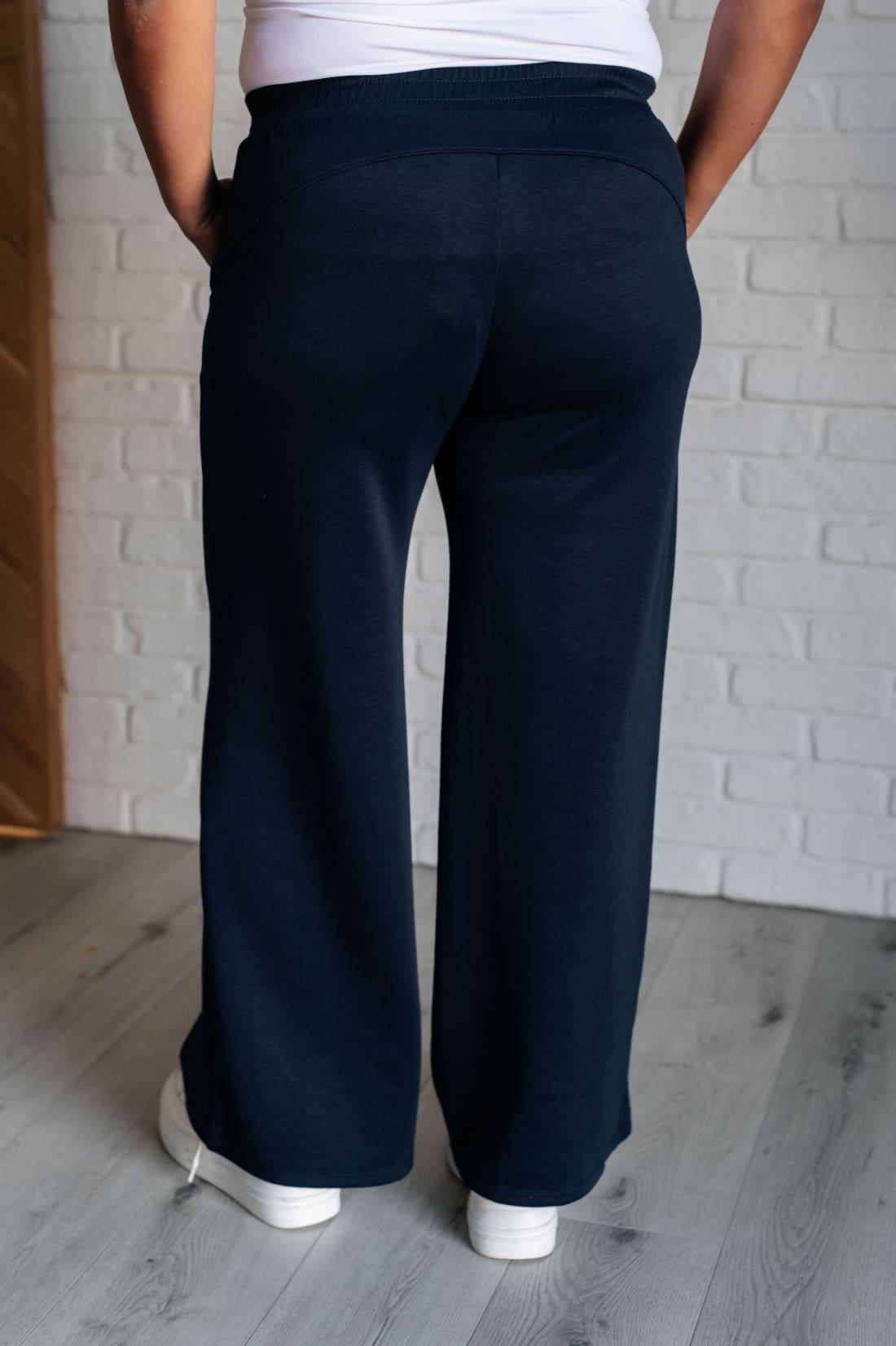 Resort Travel Wide Leg Crop Pant in Navy | Pants