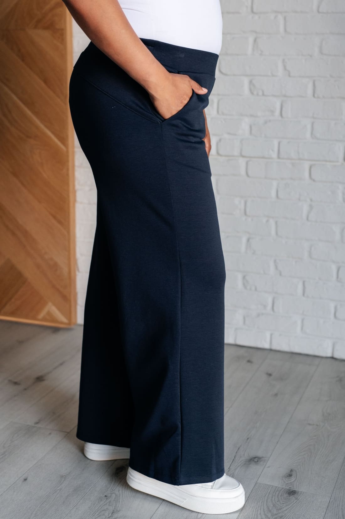 Resort Travel Wide Leg Crop Pant in Navy | Pants