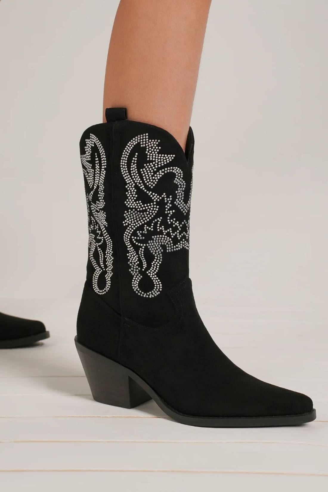 Rhinestone Detail Point Toe Boots