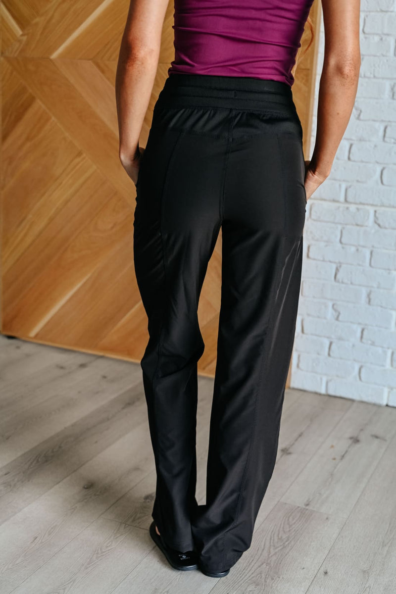 Runner’s High Drawstring Joggers in Black