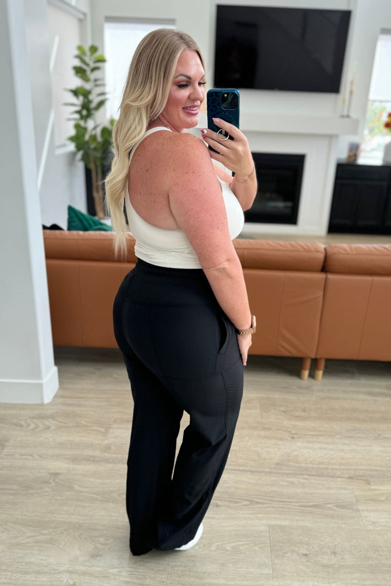 Runner’s High Drawstring Joggers in Black